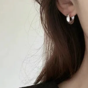 Due to the lack of Sting's irregular geometric texture, ear loops, plain rings, ear buckles, earrings, no ear holes, mosquito coils, ear clips, commuting